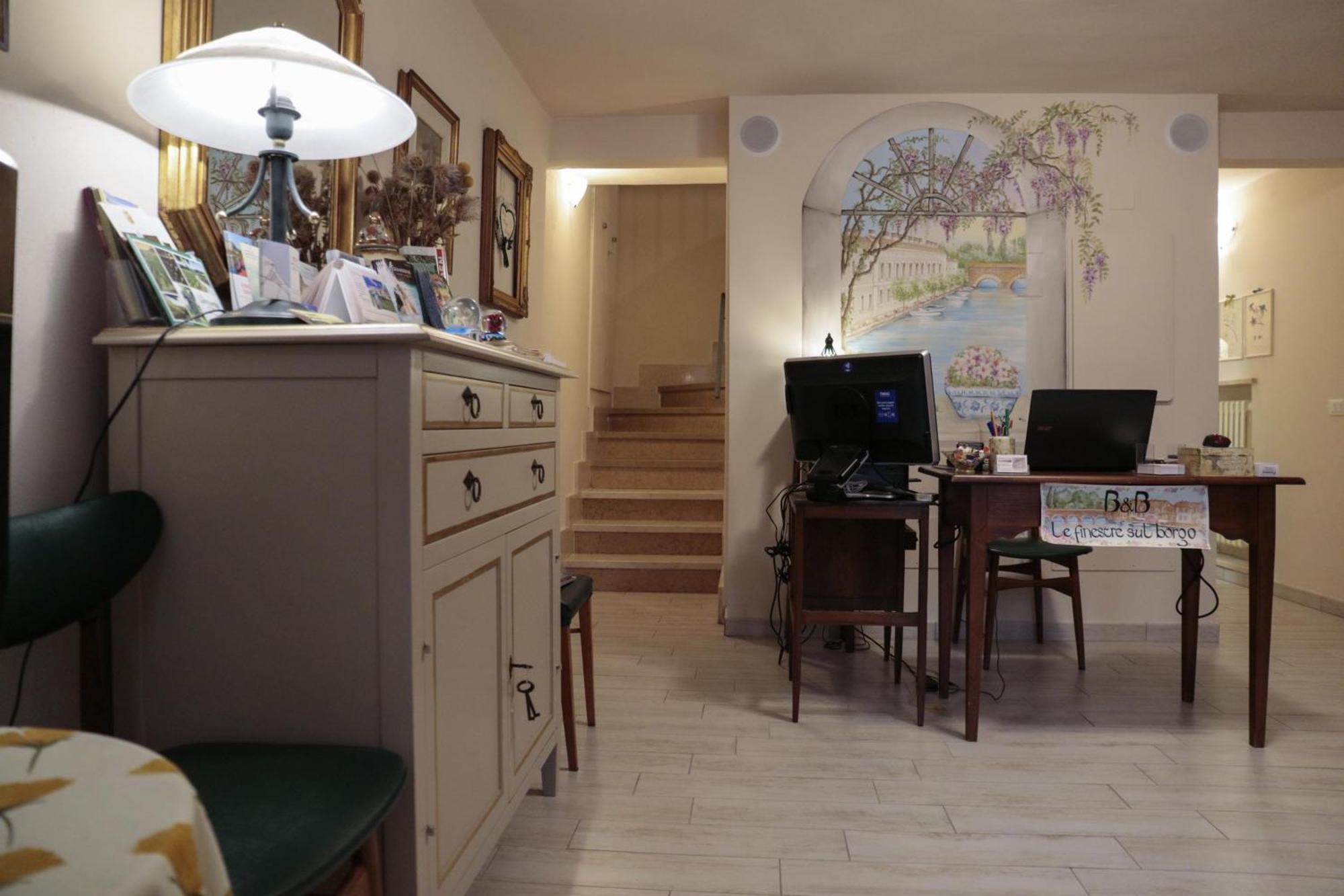 Affittacamere Le Finestre Sul Borgo Peschiera del Garda
