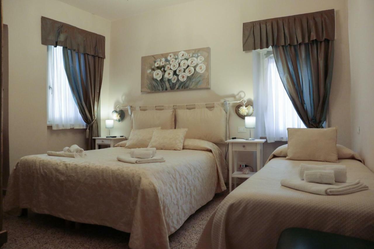 Le Finestre Sul Borgo Affittacamere Peschiera del Garda